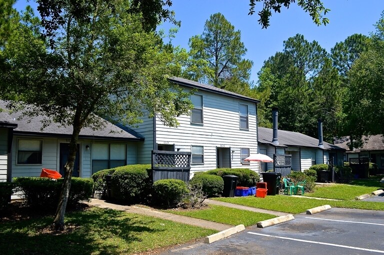 North Pointe Villas Condominiums Apartments Gainesville, FL