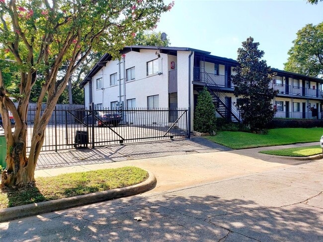 Building Photo - 5722 Gaston Ave