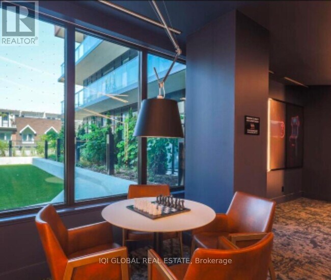 Photo du bâtiment - 285 Dufferin St