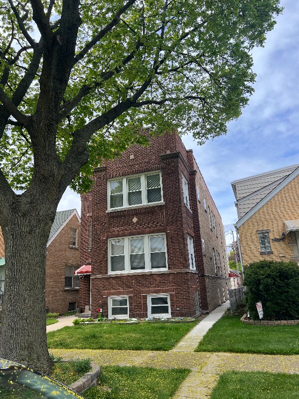 Foto principal - 4938 N Menard Ave