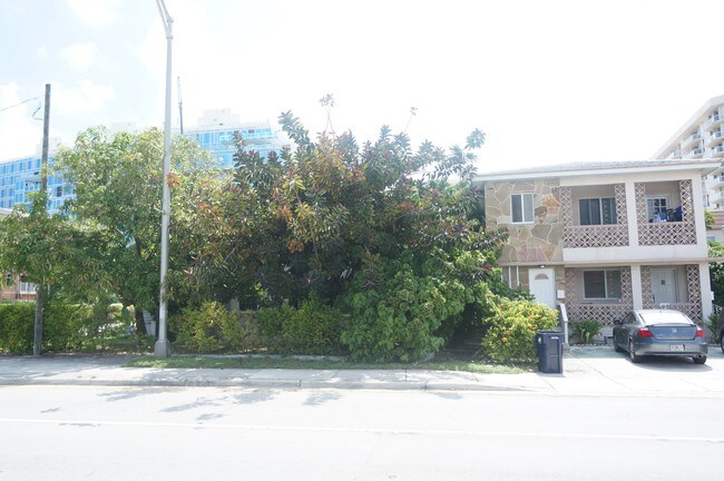 Building Photo - 208 90th St