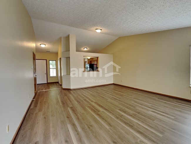 Building Photo - 4930 Kingpin Dr