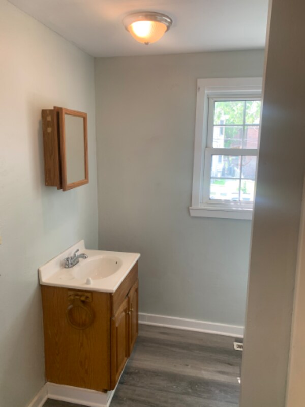 Building Photo - 556 Glenwood Ave