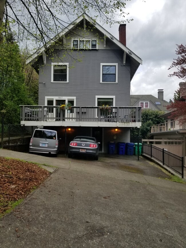 Building Photo - 1867 SW 14th Ave