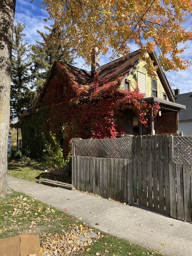 Foto del edificio - 1757 Wood St