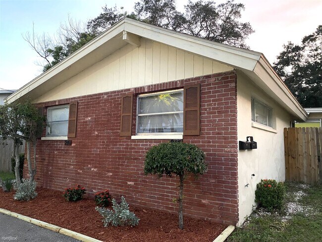 Building Photo - 2 br, 1 bath House - 214 Waverly Way