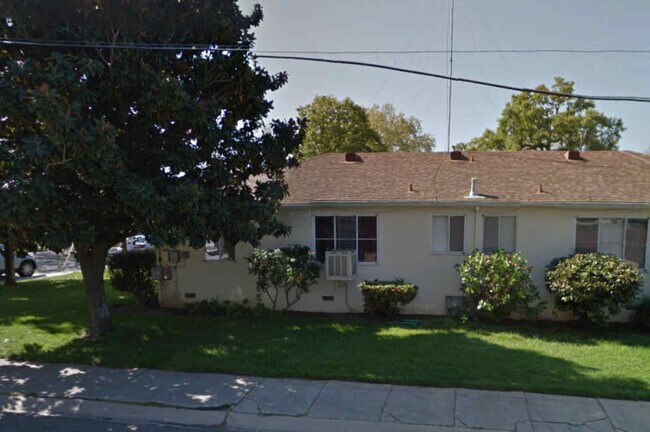 Foto del edificio - East Sacramento 1br Duplex for Rent $1,750.00