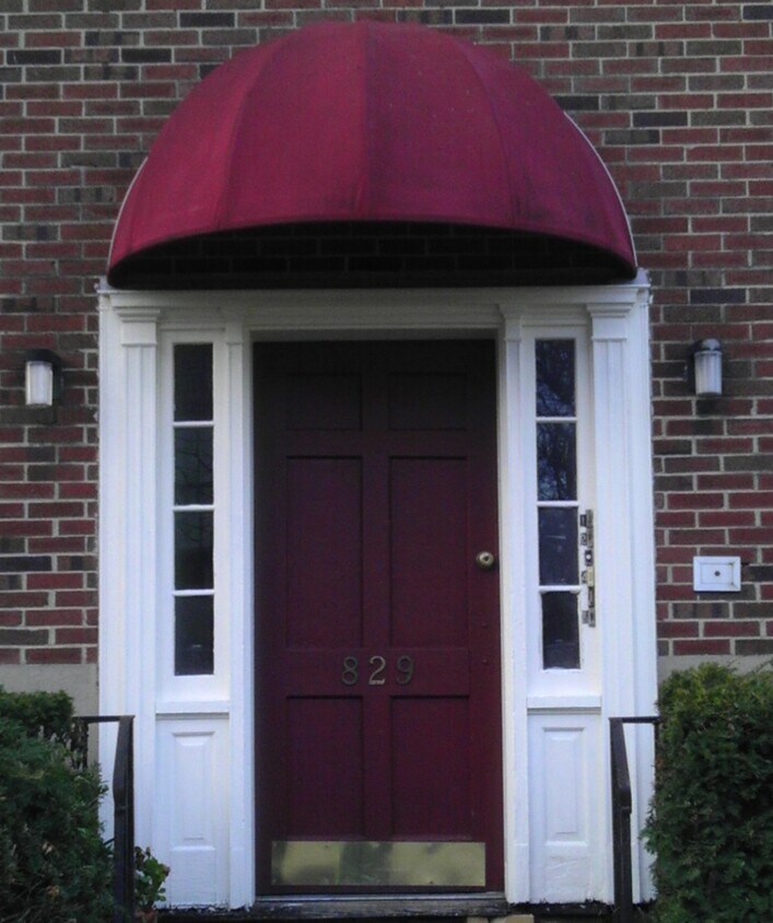 Foto principal - 829 Riverview Ter