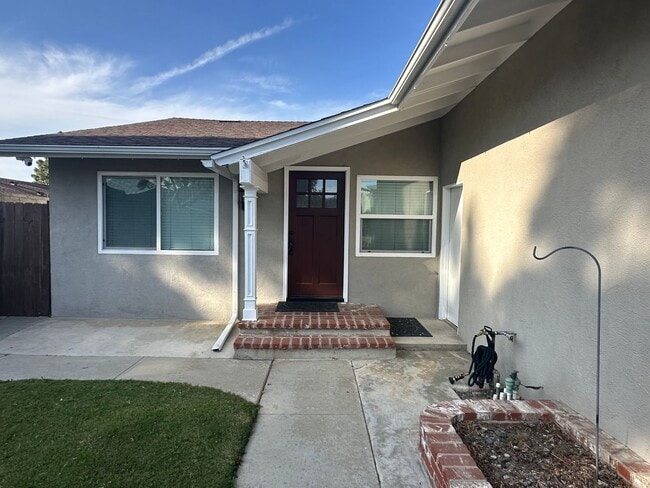 Building Photo - HARBOR CITY  4 BEDROOM 2 BATH HOME FOR LEASE 'GREEN MEADOWS TRACK  NO PET!