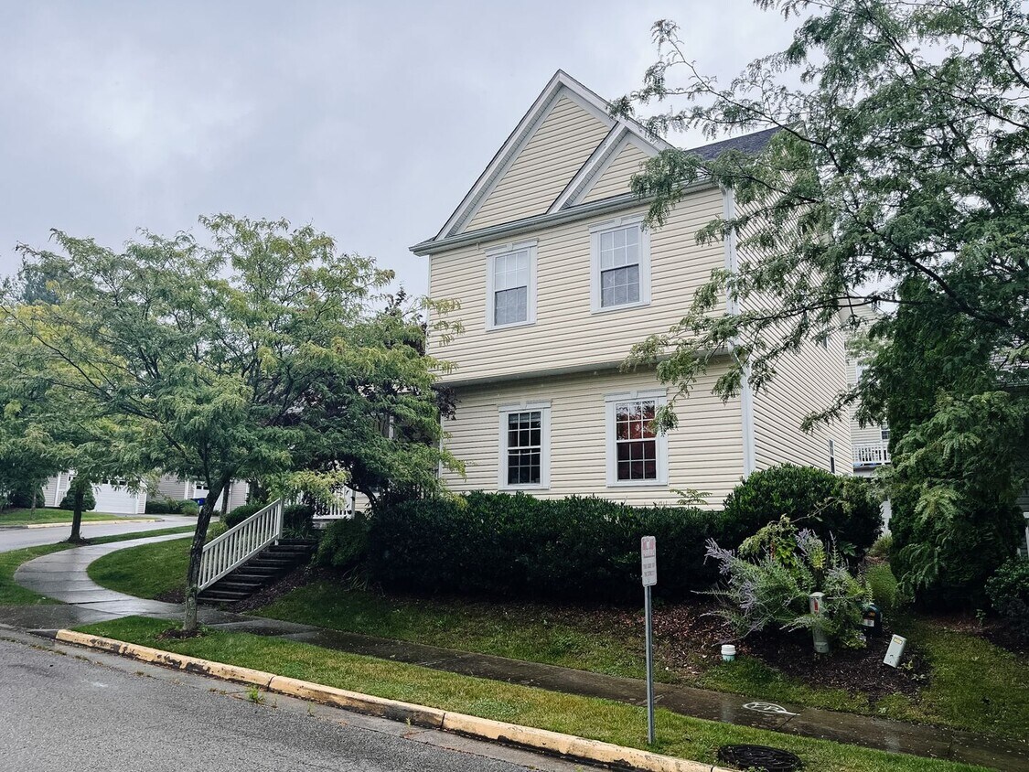 Foto del edificio - 3 Bedroom 2 Bath 2-Car Garage House