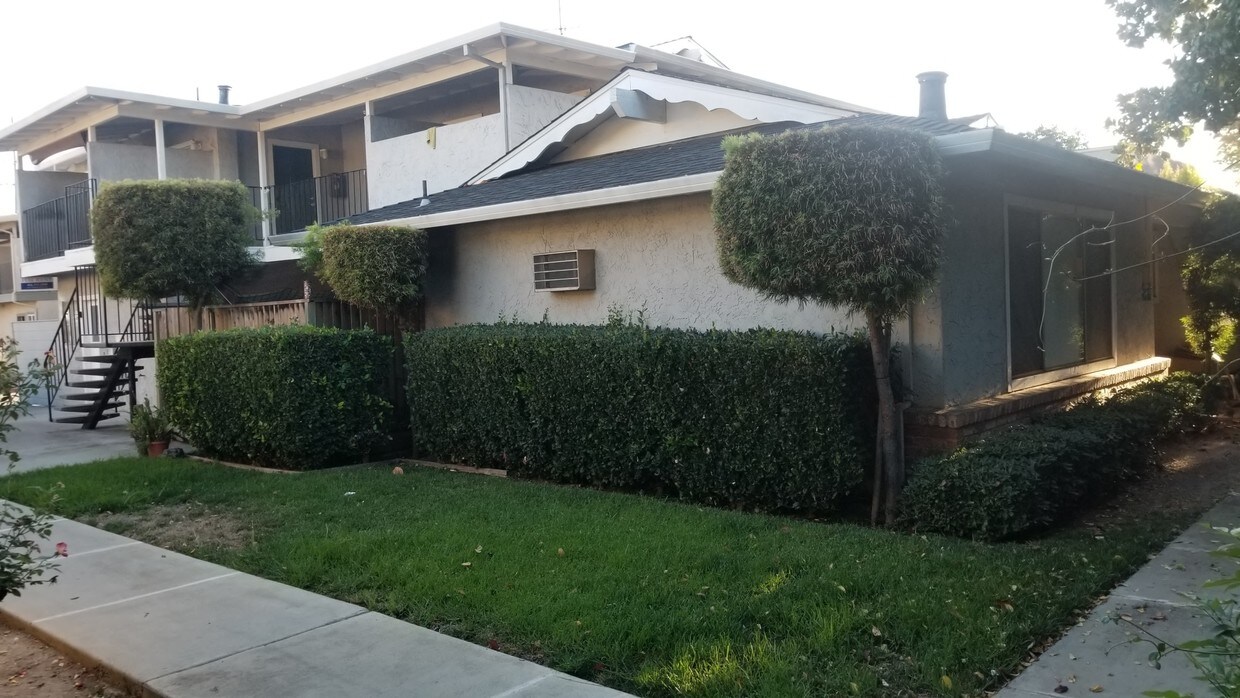 Foto principal - 881 Branham Ln