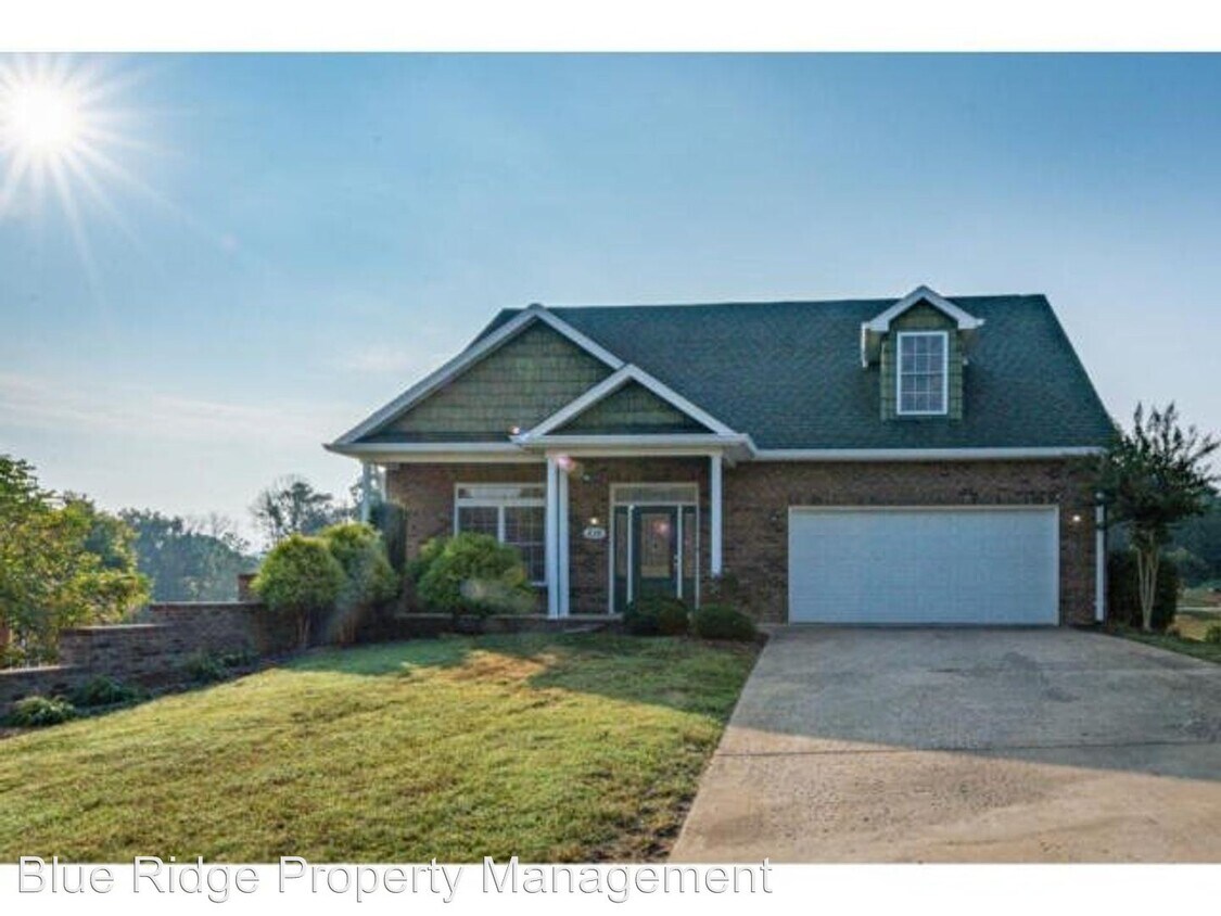 Primary Photo - 4 br, 3.5 bath House - 816 Hamilton Road