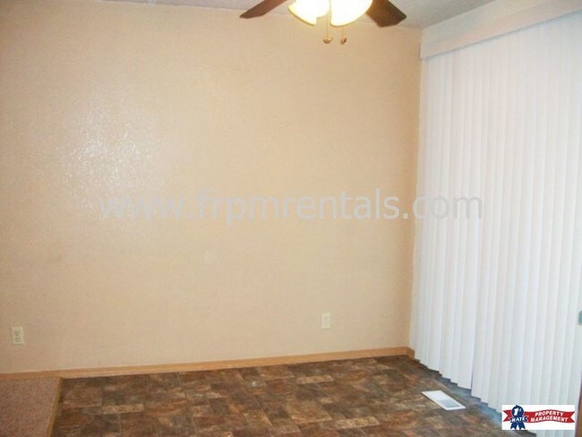 Building Photo - 3209 W Rose Hill St