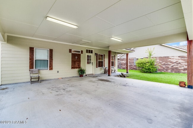 Building Photo - 205 Churchill Dr