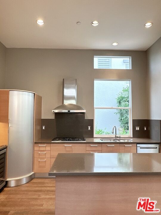 Building Photo - 6581 S Seabluff Dr