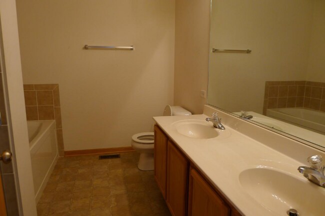 Foto del edificio - 1577 W Turtle Creek Ln