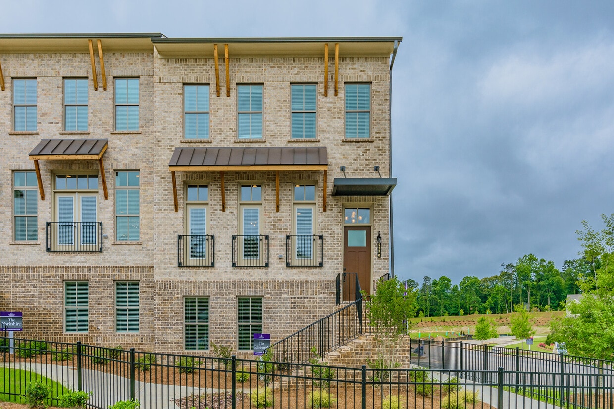 4215 N Carver Dr, Doraville, GA 30360 Townhome Rentals in Doraville