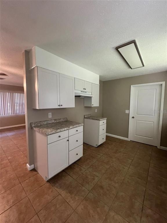 Building Photo - 3013 NE 25th Ct