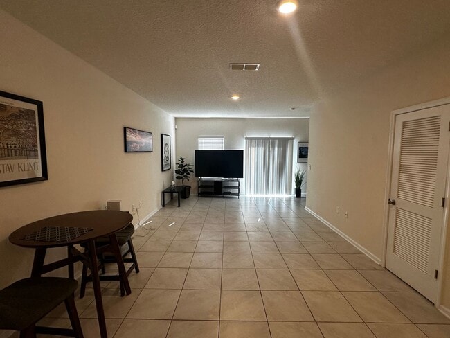 Foto del edificio - 832 Observatory Pkwy