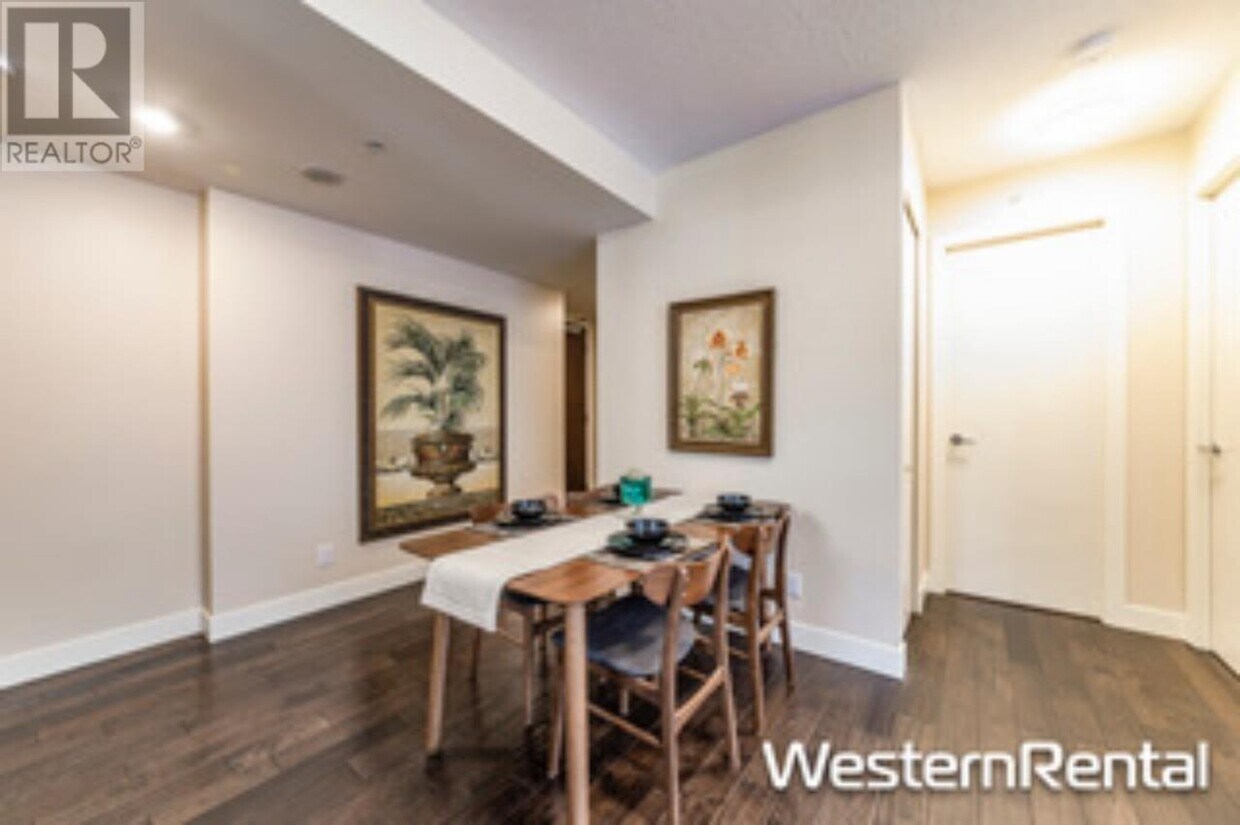 Photo principale - 9370-9370 University Crescent