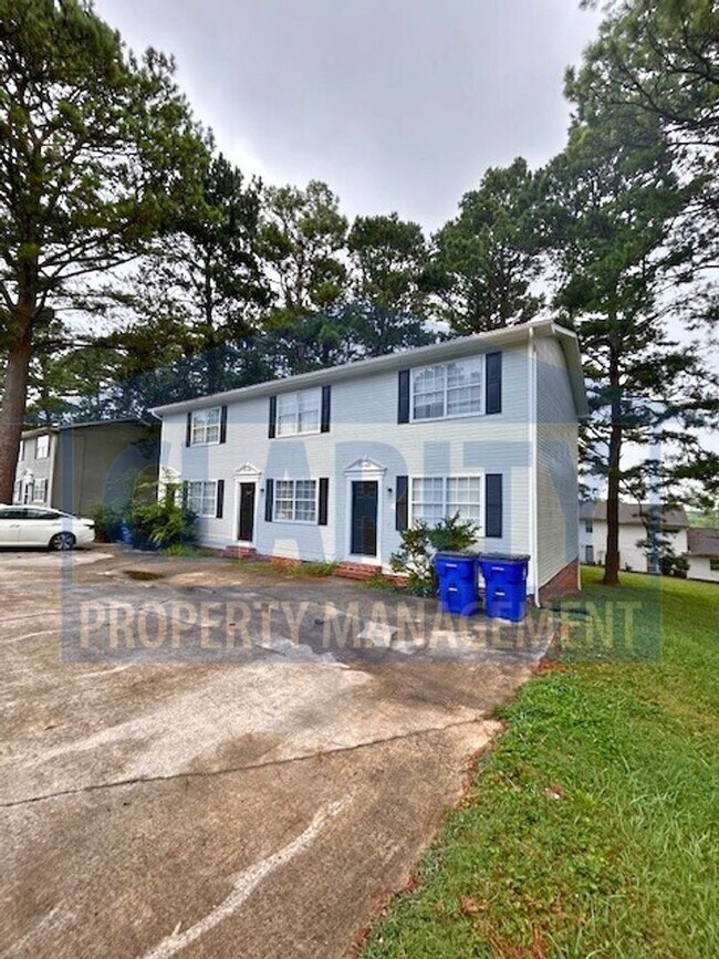 Foto del edificio - Quiet, convenient location!