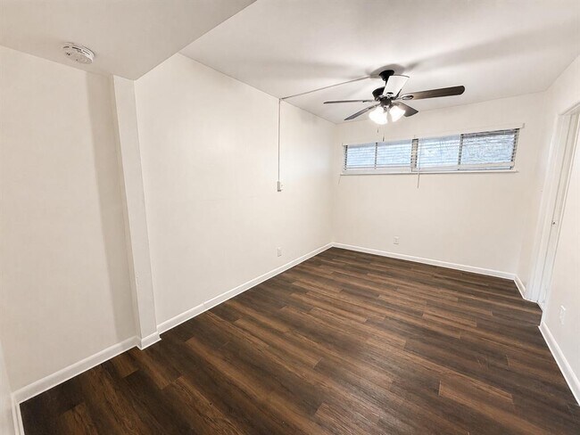 Foto del edificio - 3304 Red River St