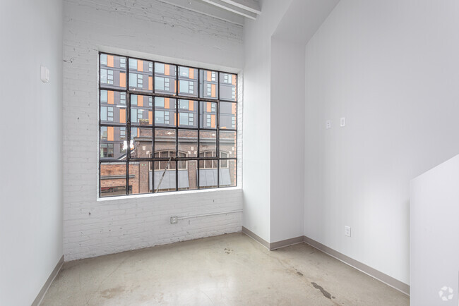 1BR, 1BA - 500SF - Lolo Lofts