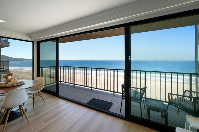 Building Photo - 721 Esplanade