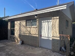 Building Photo - 1704 Garfield St