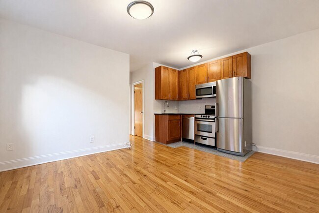 Foto del edificio - 615 Fort Washington Ave