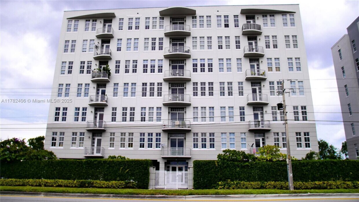 Foto principal - 1789 NE Miami Gardens Dr