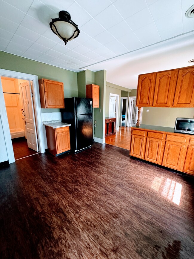 Building Photo - 78 Callodine Ave