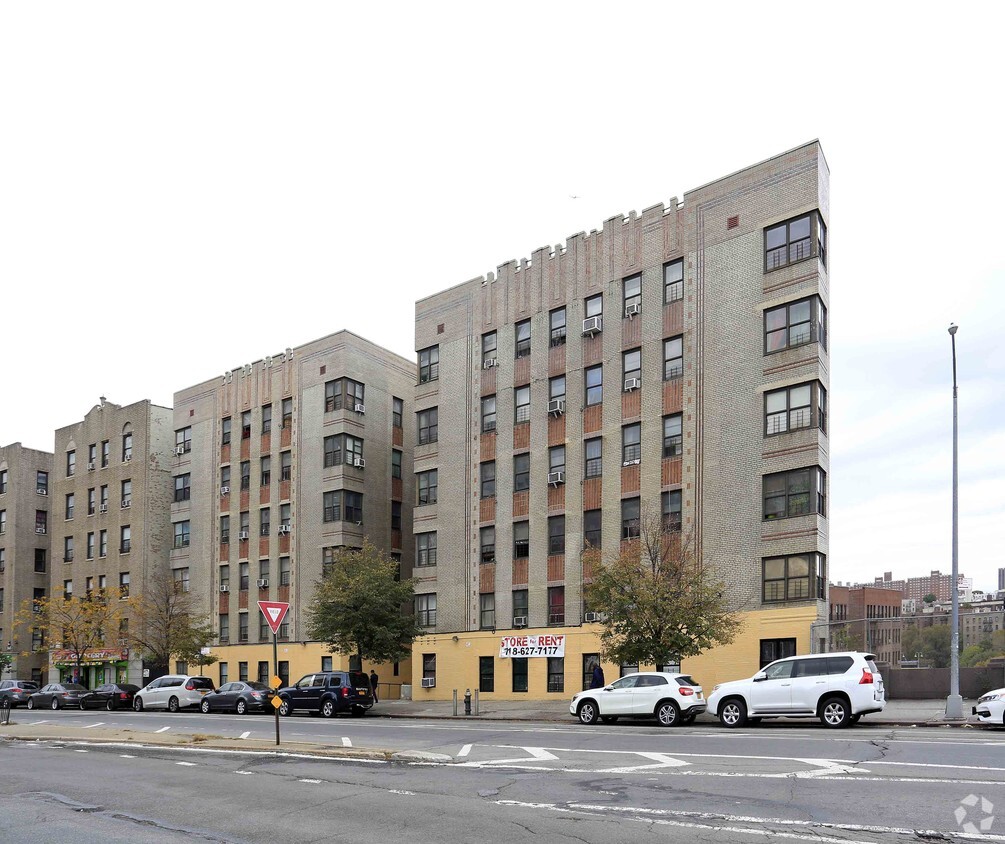 Building Photo - 1675 Grand Concourse