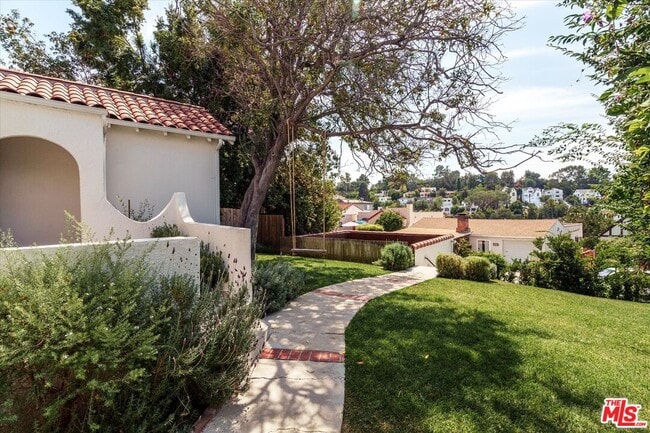 Foto del edificio - 1410 Stanford Dr