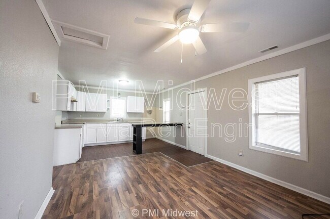 Foto del edificio - 2142 W Us-40