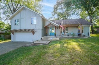 Building Photo - 1525 S Oakmont Ave