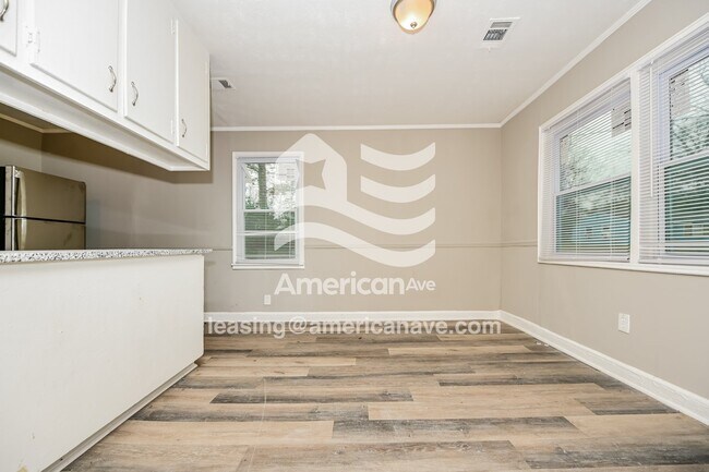 Foto del edificio - 3525 Travis Blvd