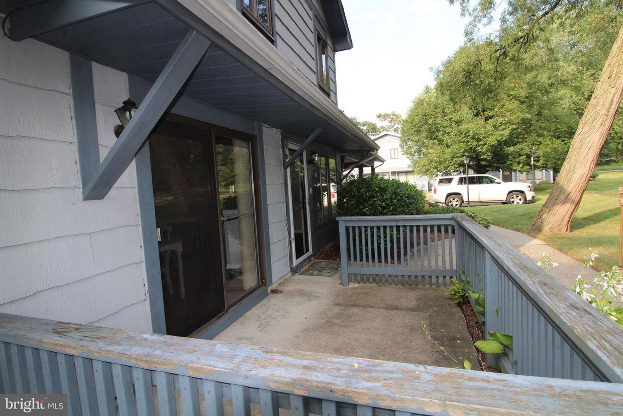 47 Willowwood Ct, West Deptford, NJ 08066 Condo for Rent in West