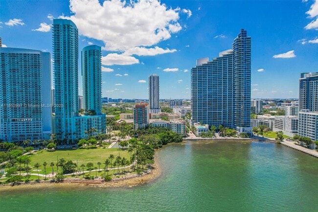 Foto del edificio - 2000 N Bayshore Dr