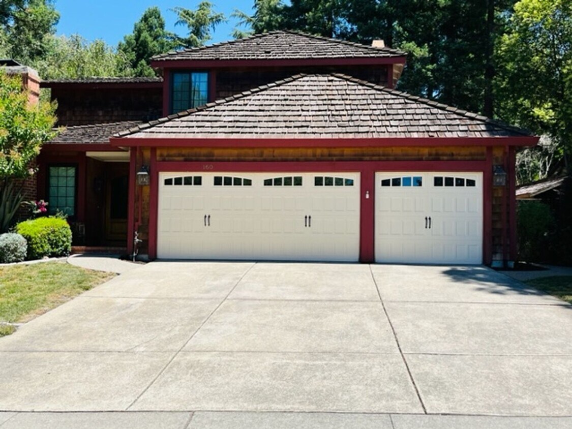 Primary Photo - Beautiful 4BD/2.5BA Single Family Home in ...