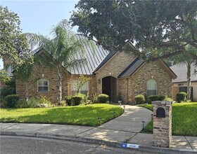 Building Photo - 22 Sequoia Dr
