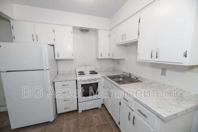 Building Photo - 1746 Kidder Ave