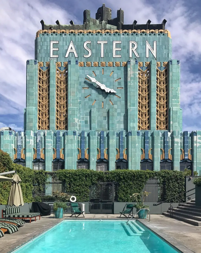 Foto del edificio - 849 S Broadway