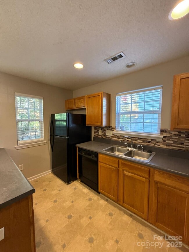 Building Photo - 5229 Ficus Tree Ln