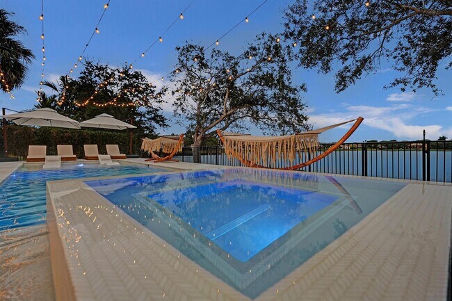 Foto del edificio - 10424 NW 59th Pl