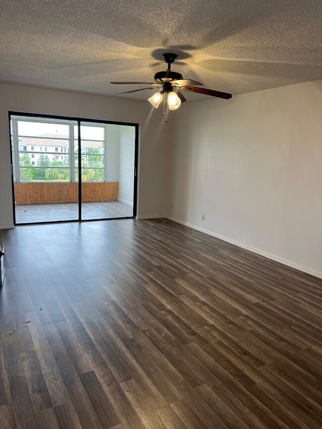 Building Photo - 9355 SW 8th St