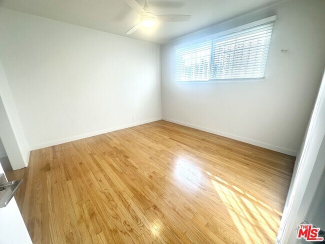 Foto del edificio - 8360 Blackburn Ave