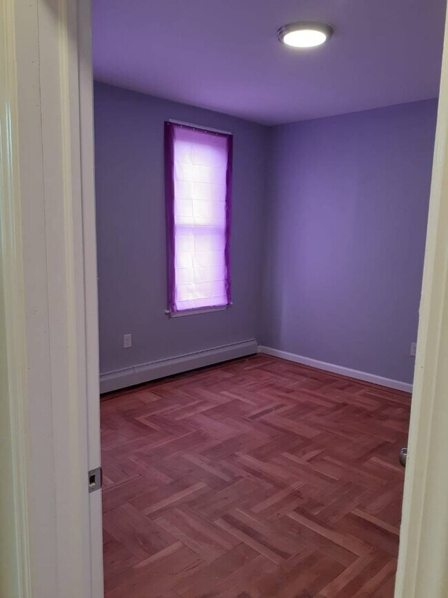 Foto del edificio - 634 Rosedale Ave