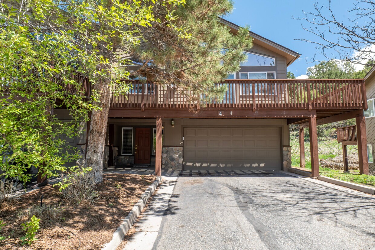 exterior - 4 Pine Ridge Rd