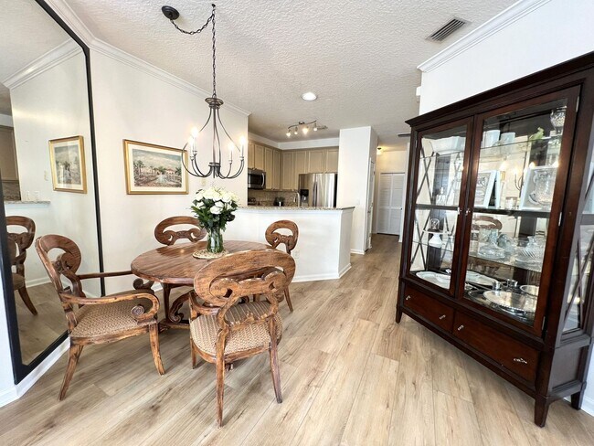 Building Photo - Lovely 3BR/2BA Gated Mandarin Condo w/ Garage
